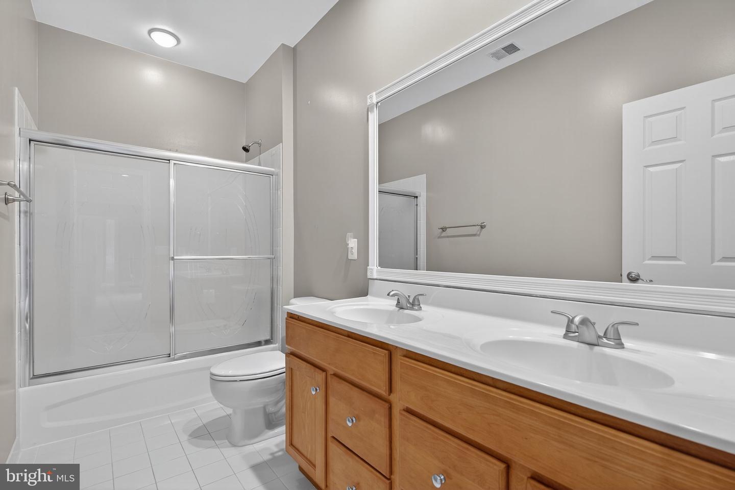 13630 CHESTNUT RIDGE CT, HAYMARKET, Virginia 20169, 5 Bedrooms Bedrooms, ,4 BathroomsBathrooms,Residential,For sale,13630 CHESTNUT RIDGE CT,VAPW2102286 MLS # VAPW2102286