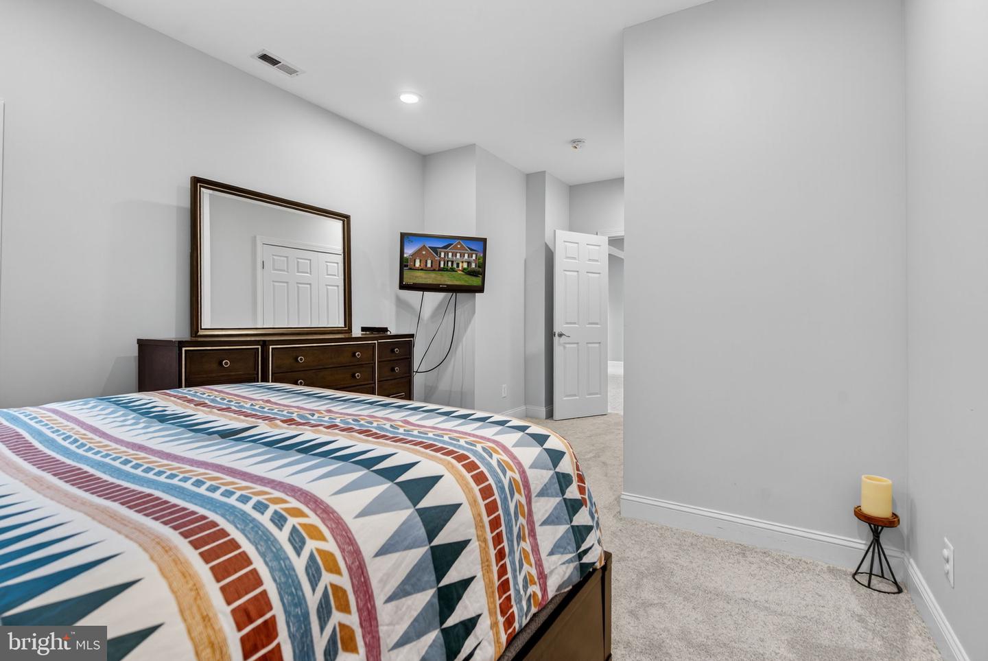 13630 CHESTNUT RIDGE CT, HAYMARKET, Virginia 20169, 5 Bedrooms Bedrooms, ,4 BathroomsBathrooms,Residential,For sale,13630 CHESTNUT RIDGE CT,VAPW2102286 MLS # VAPW2102286