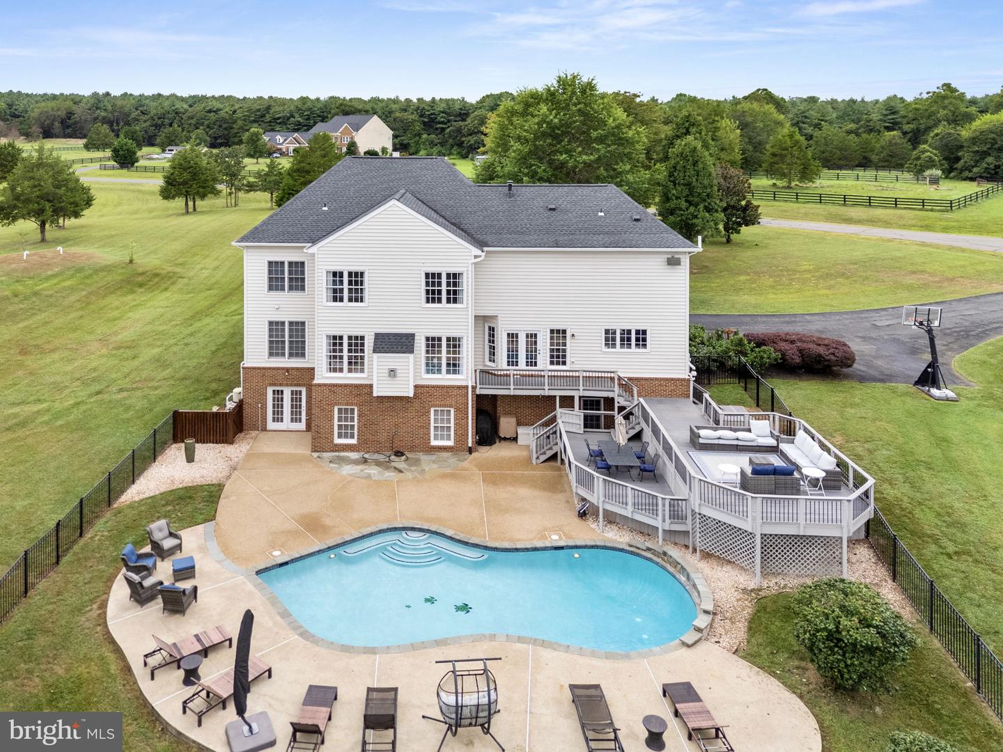 13630 CHESTNUT RIDGE CT, HAYMARKET, Virginia 20169, 5 Bedrooms Bedrooms, ,4 BathroomsBathrooms,Residential,For sale,13630 CHESTNUT RIDGE CT,VAPW2102286 MLS # VAPW2102286