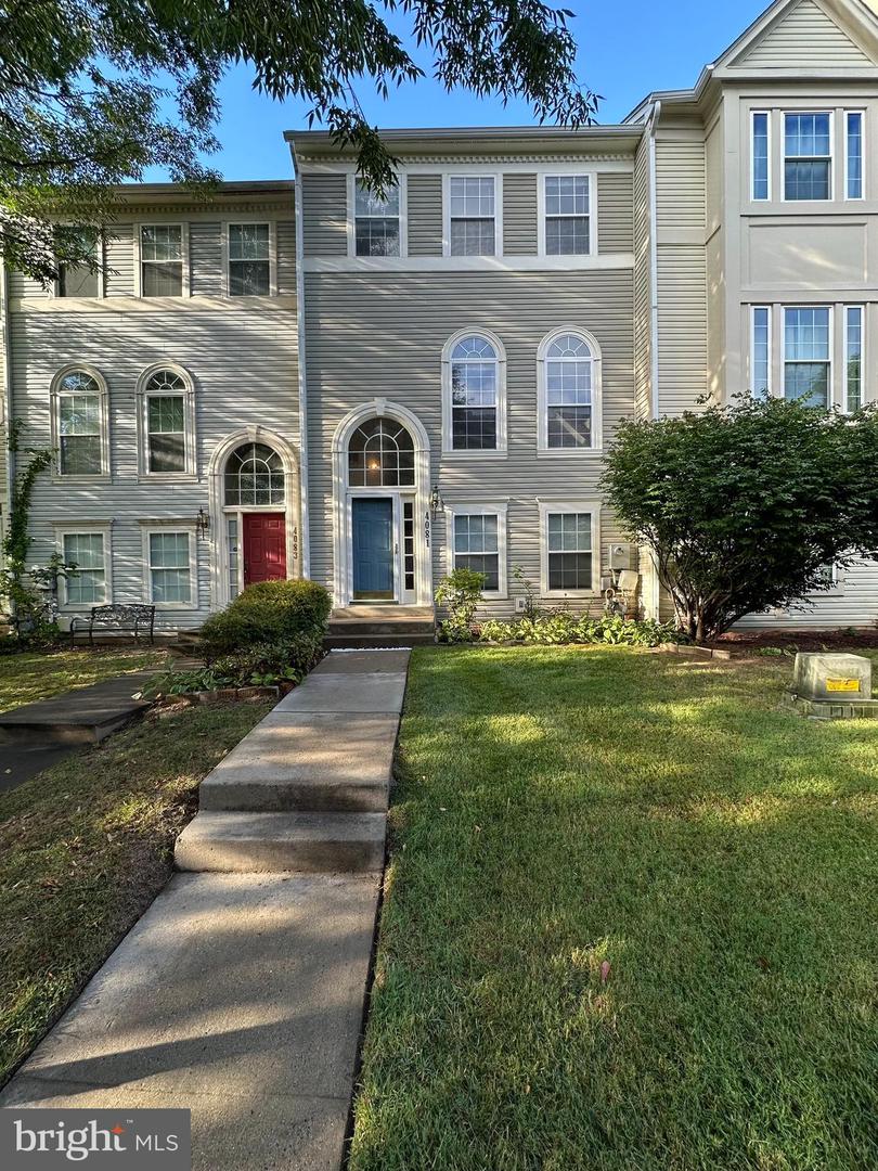 4081 FOUNTAINSIDE LN, FAIRFAX, Virginia 22030, 3 Bedrooms Bedrooms, ,2 BathroomsBathrooms,Residential,For sale,4081 FOUNTAINSIDE LN,VAFX2262922 MLS # VAFX2262922
