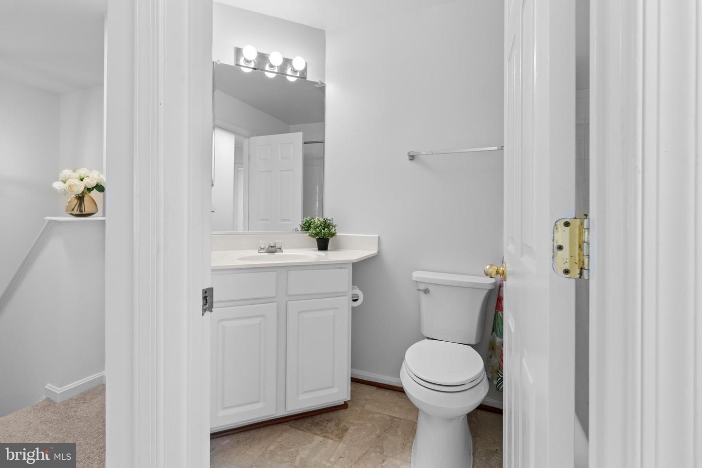 4081 FOUNTAINSIDE LN, FAIRFAX, Virginia 22030, 3 Bedrooms Bedrooms, ,2 BathroomsBathrooms,Residential,For sale,4081 FOUNTAINSIDE LN,VAFX2262922 MLS # VAFX2262922