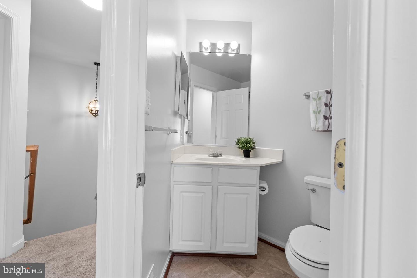 4081 FOUNTAINSIDE LN, FAIRFAX, Virginia 22030, 3 Bedrooms Bedrooms, ,2 BathroomsBathrooms,Residential,For sale,4081 FOUNTAINSIDE LN,VAFX2262922 MLS # VAFX2262922