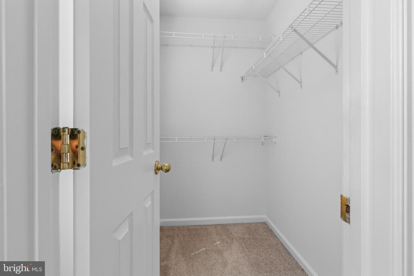 4081 FOUNTAINSIDE LN, FAIRFAX, Virginia 22030, 3 Bedrooms Bedrooms, ,2 BathroomsBathrooms,Residential,For sale,4081 FOUNTAINSIDE LN,VAFX2262922 MLS # VAFX2262922