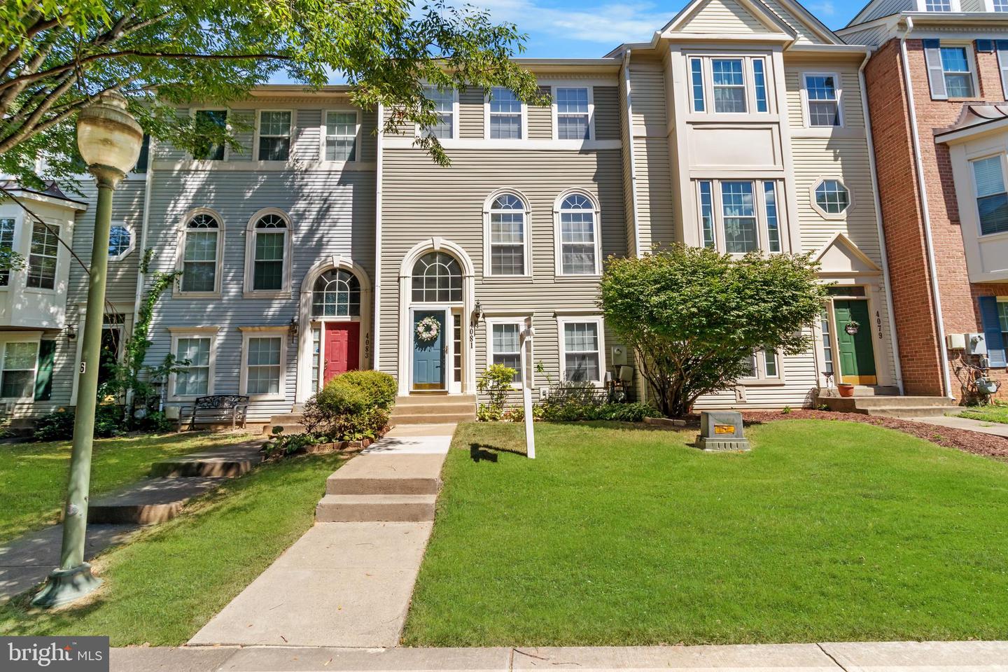 4081 FOUNTAINSIDE LN, FAIRFAX, Virginia 22030, 3 Bedrooms Bedrooms, ,2 BathroomsBathrooms,Residential,For sale,4081 FOUNTAINSIDE LN,VAFX2262922 MLS # VAFX2262922