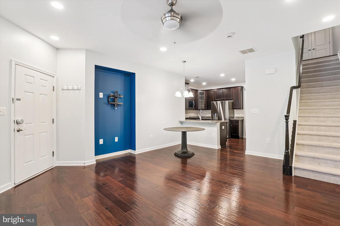 44075 PEIROSA TER, CHANTILLY, Virginia 20152, 3 Bedrooms Bedrooms, ,2 BathroomsBathrooms,Residential,For sale,44075 PEIROSA TER,VALO2105202 MLS # VALO2105202