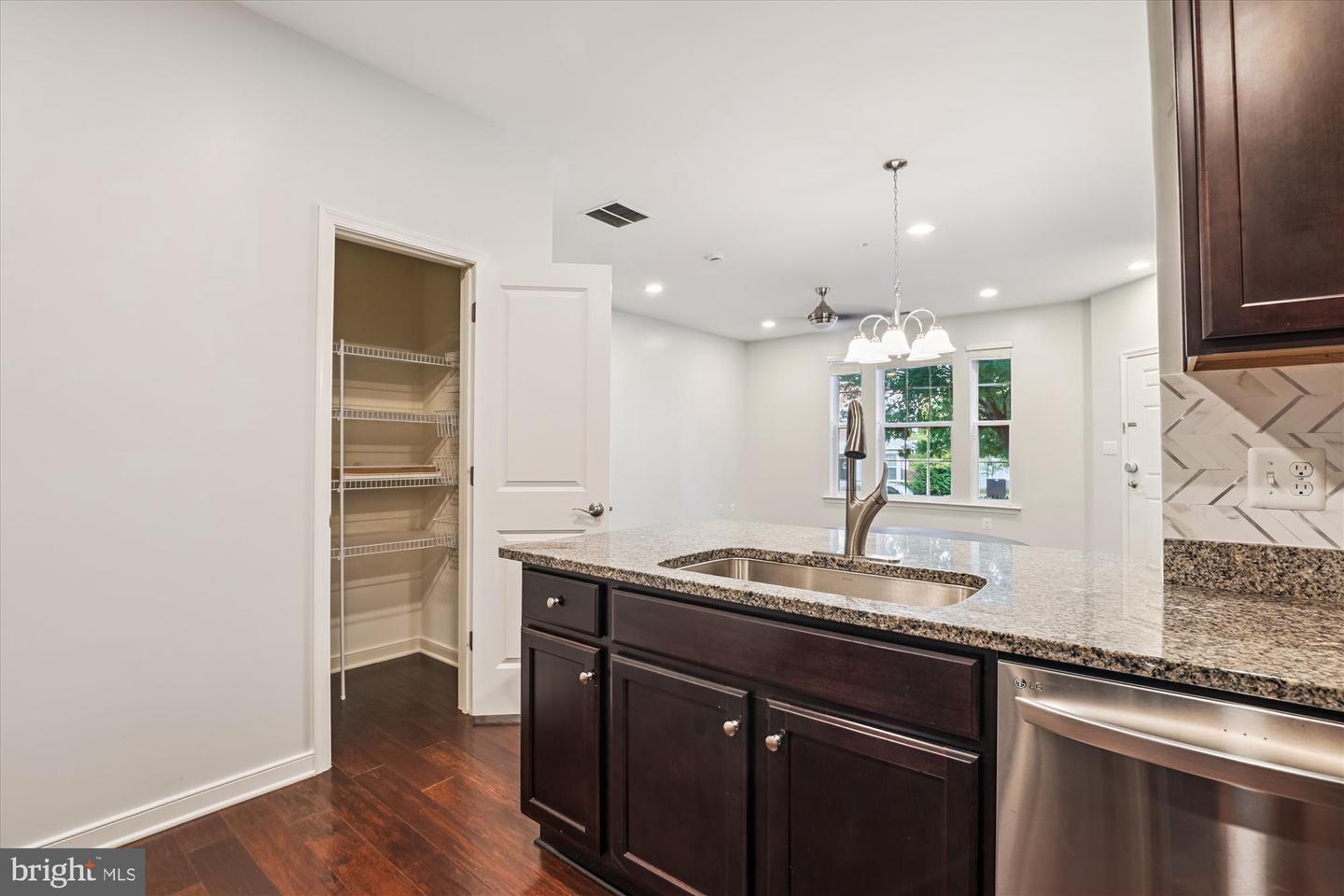 44075 PEIROSA TER, CHANTILLY, Virginia 20152, 3 Bedrooms Bedrooms, ,2 BathroomsBathrooms,Residential,For sale,44075 PEIROSA TER,VALO2105202 MLS # VALO2105202