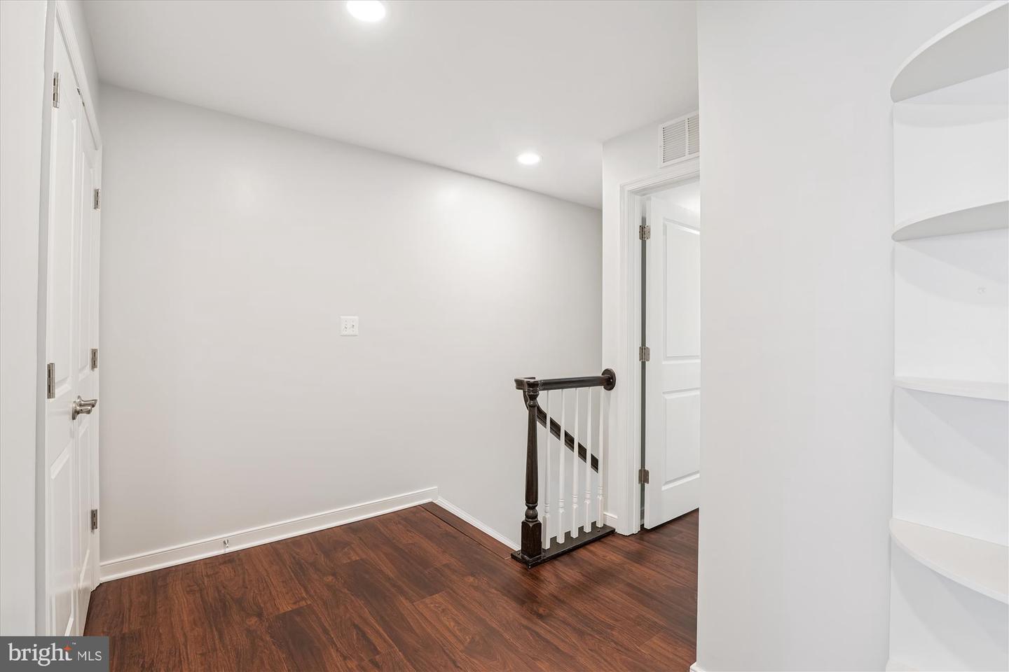 44075 PEIROSA TER, CHANTILLY, Virginia 20152, 3 Bedrooms Bedrooms, ,2 BathroomsBathrooms,Residential,For sale,44075 PEIROSA TER,VALO2105202 MLS # VALO2105202