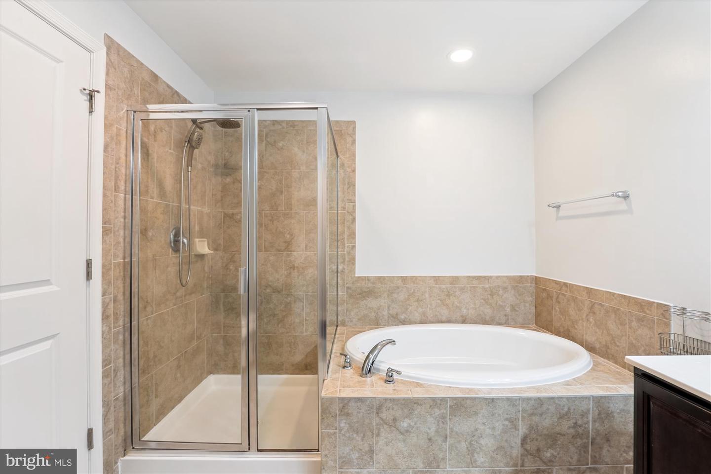 44075 PEIROSA TER, CHANTILLY, Virginia 20152, 3 Bedrooms Bedrooms, ,2 BathroomsBathrooms,Residential,For sale,44075 PEIROSA TER,VALO2105202 MLS # VALO2105202