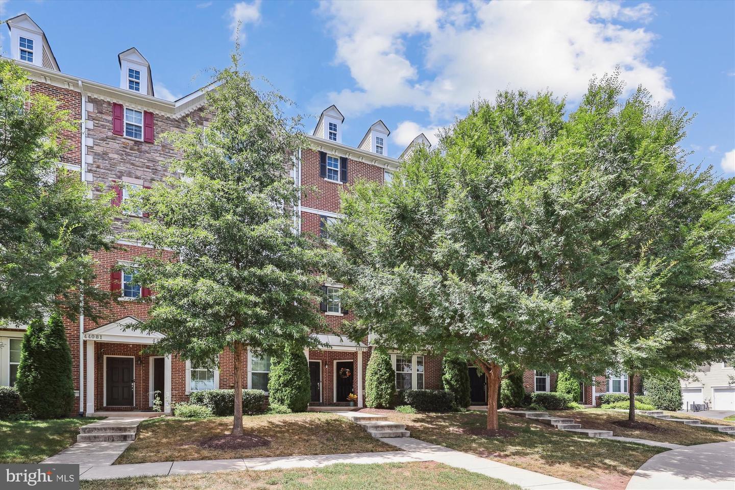 44075 PEIROSA TER, CHANTILLY, Virginia 20152, 3 Bedrooms Bedrooms, ,2 BathroomsBathrooms,Residential,For sale,44075 PEIROSA TER,VALO2105202 MLS # VALO2105202
