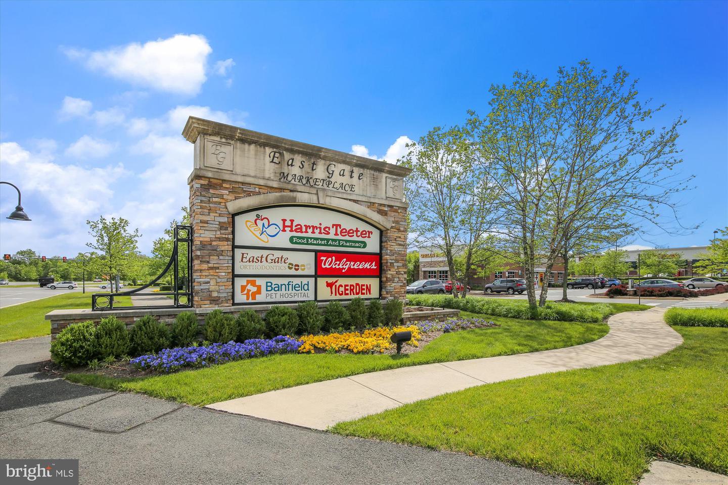 44075 PEIROSA TER, CHANTILLY, Virginia 20152, 3 Bedrooms Bedrooms, ,2 BathroomsBathrooms,Residential,For sale,44075 PEIROSA TER,VALO2105202 MLS # VALO2105202