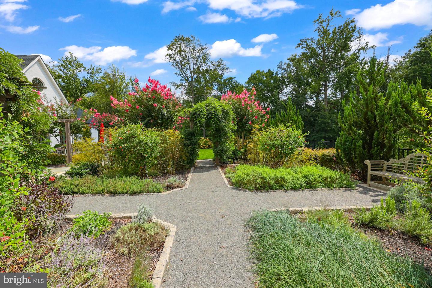 6101 FAIRVIEW FARM DR #408, ALEXANDRIA, Virginia 22315, 2 Bedrooms Bedrooms, ,2 BathroomsBathrooms,Residential,For sale,6101 FAIRVIEW FARM DR #408,VAFX2262956 MLS # VAFX2262956