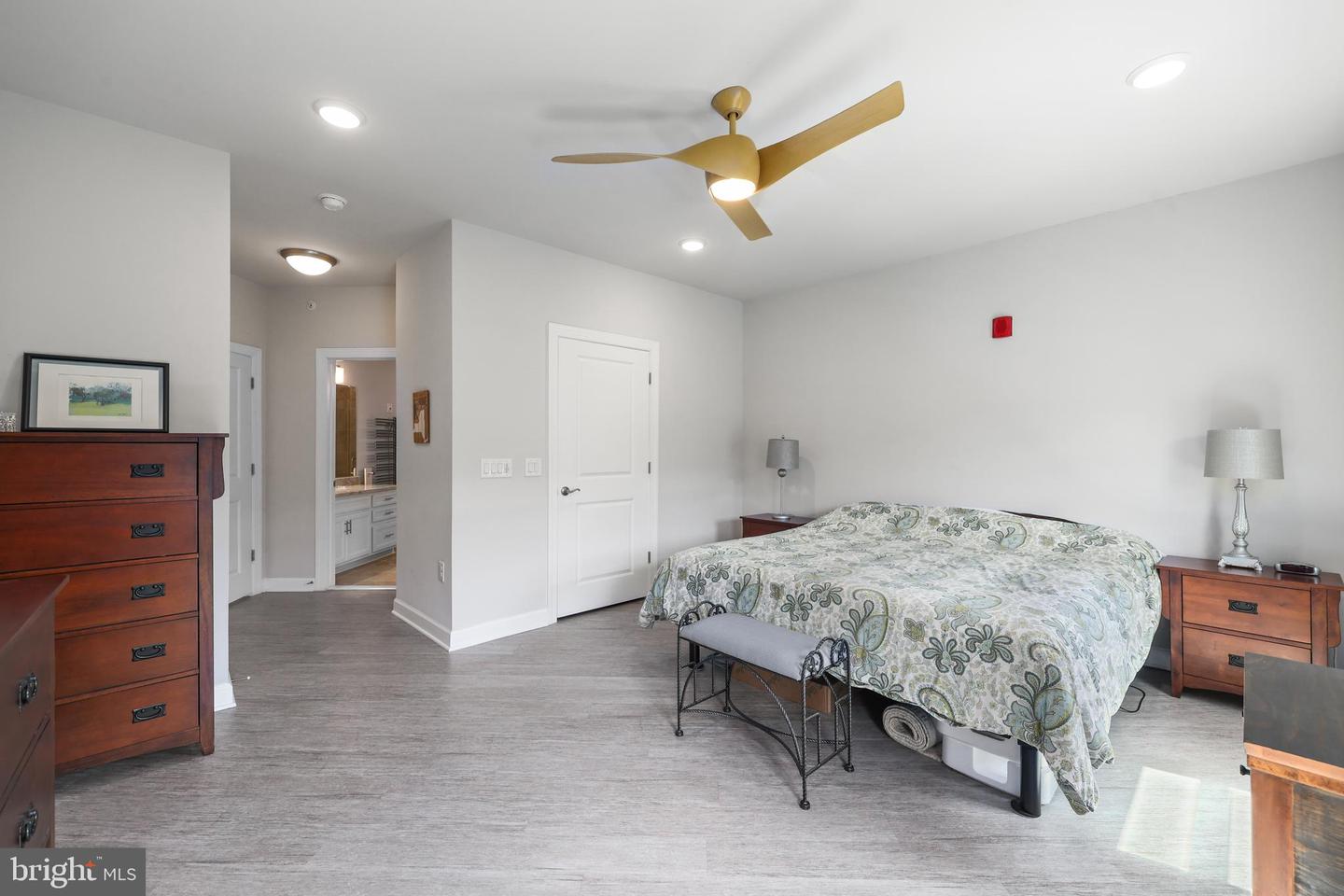 6101 FAIRVIEW FARM DR #408, ALEXANDRIA, Virginia 22315, 2 Bedrooms Bedrooms, ,2 BathroomsBathrooms,Residential,For sale,6101 FAIRVIEW FARM DR #408,VAFX2262956 MLS # VAFX2262956