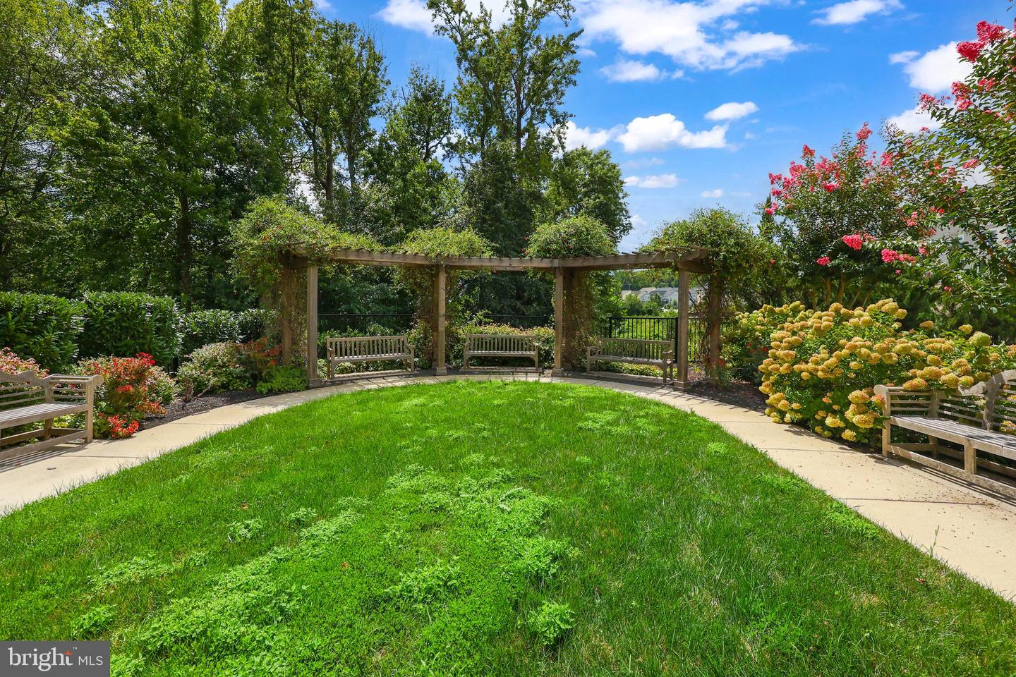 6101 FAIRVIEW FARM DR #408, ALEXANDRIA, Virginia 22315, 2 Bedrooms Bedrooms, ,2 BathroomsBathrooms,Residential,For sale,6101 FAIRVIEW FARM DR #408,VAFX2262956 MLS # VAFX2262956