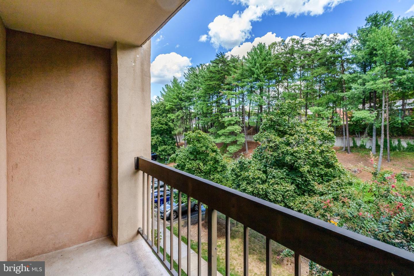 803 N HOWARD ST #456, ALEXANDRIA, Virginia 22304, 2 Bedrooms Bedrooms, ,2 BathroomsBathrooms,Residential,For sale,803 N HOWARD ST #456,VAAX2048910 MLS # VAAX2048910