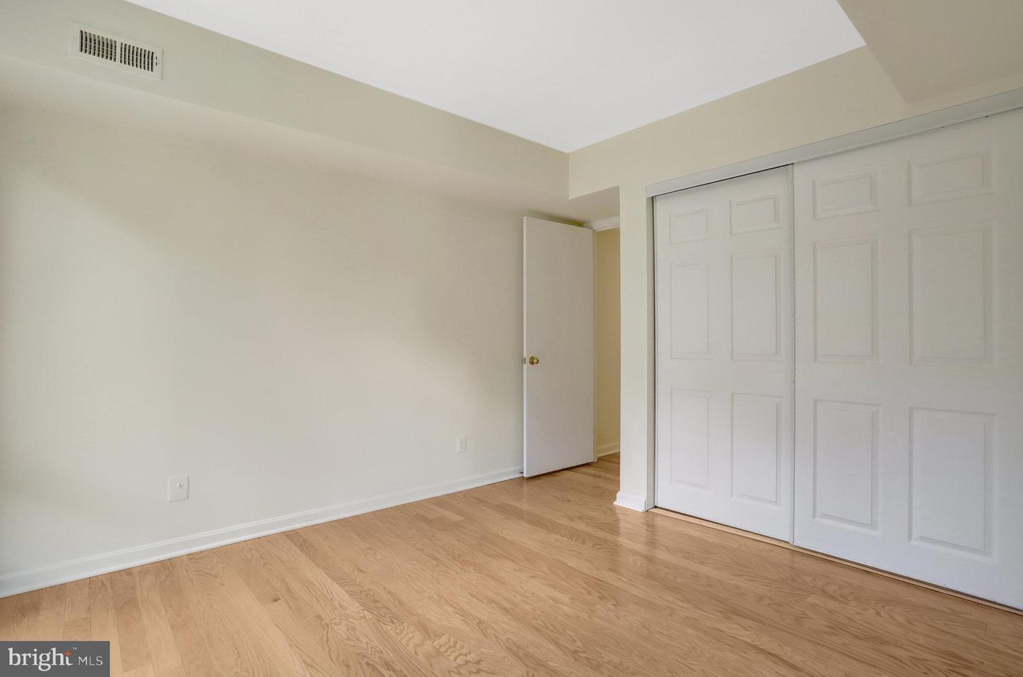 803 N HOWARD ST #456, ALEXANDRIA, Virginia 22304, 2 Bedrooms Bedrooms, ,2 BathroomsBathrooms,Residential,For sale,803 N HOWARD ST #456,VAAX2048910 MLS # VAAX2048910