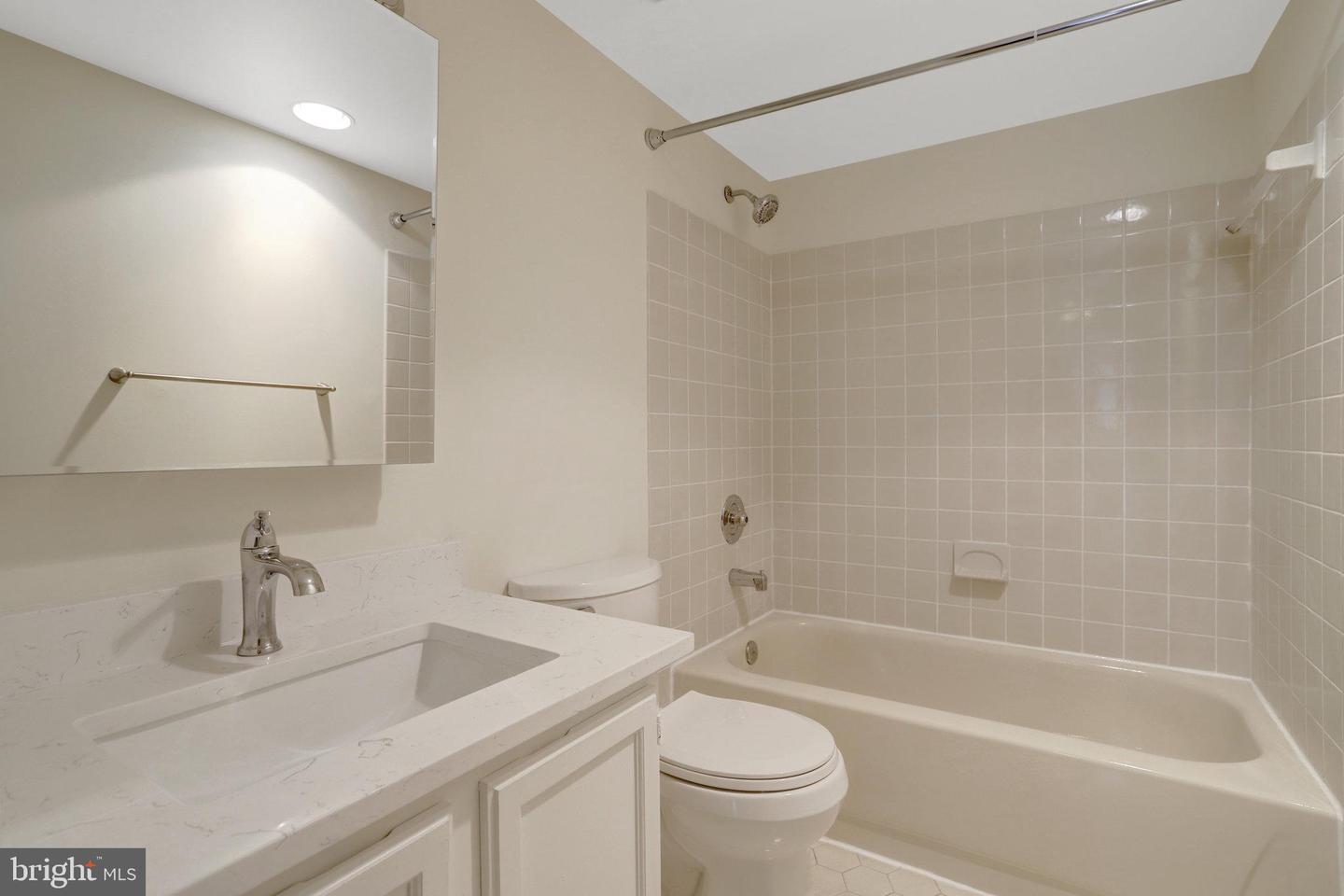 803 N HOWARD ST #456, ALEXANDRIA, Virginia 22304, 2 Bedrooms Bedrooms, ,2 BathroomsBathrooms,Residential,For sale,803 N HOWARD ST #456,VAAX2048910 MLS # VAAX2048910