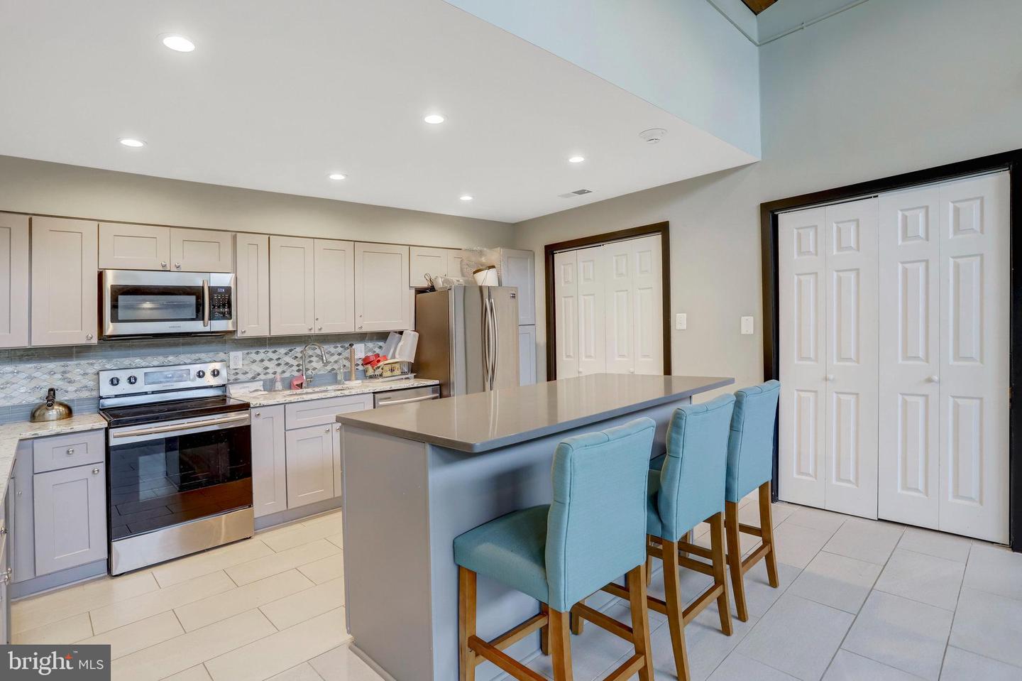 803 N HOWARD ST #456, ALEXANDRIA, Virginia 22304, 2 Bedrooms Bedrooms, ,2 BathroomsBathrooms,Residential,For sale,803 N HOWARD ST #456,VAAX2048910 MLS # VAAX2048910