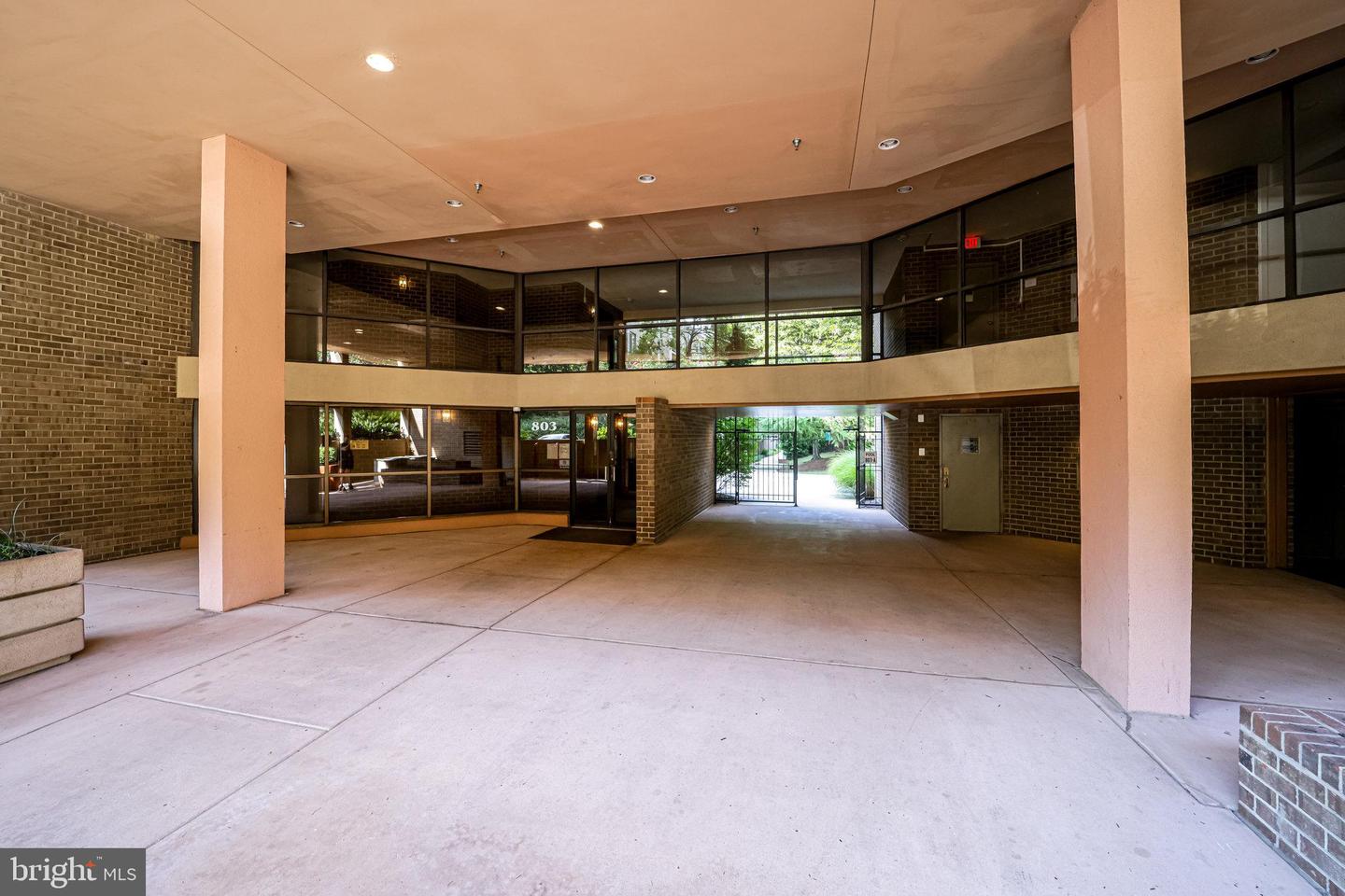 803 N HOWARD ST #456, ALEXANDRIA, Virginia 22304, 2 Bedrooms Bedrooms, ,2 BathroomsBathrooms,Residential,For sale,803 N HOWARD ST #456,VAAX2048910 MLS # VAAX2048910