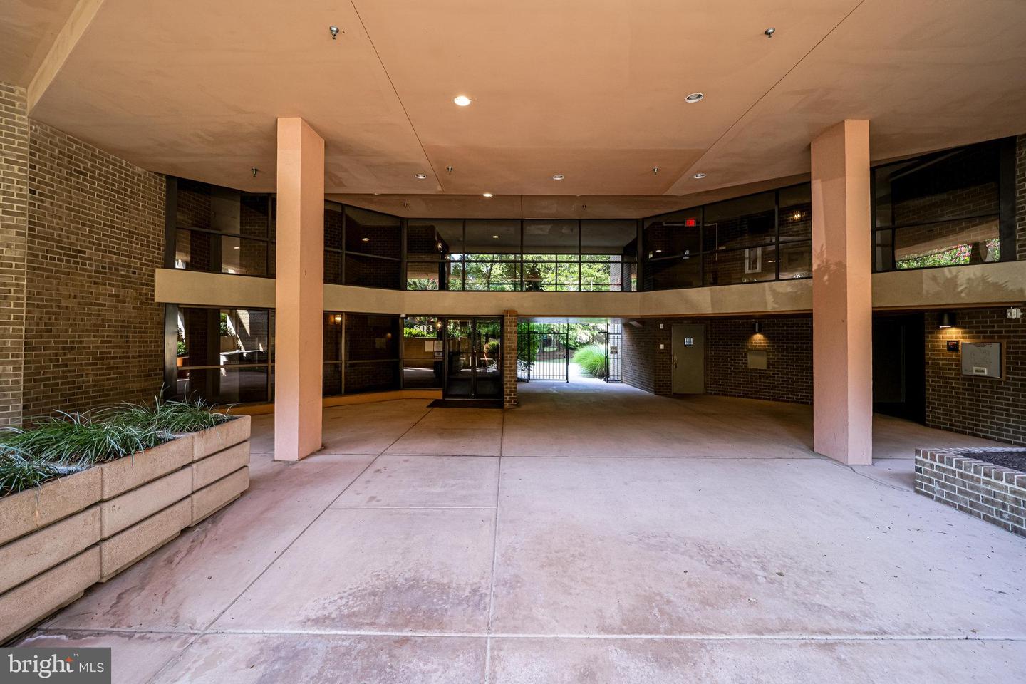 803 N HOWARD ST #456, ALEXANDRIA, Virginia 22304, 2 Bedrooms Bedrooms, ,2 BathroomsBathrooms,Residential,For sale,803 N HOWARD ST #456,VAAX2048910 MLS # VAAX2048910