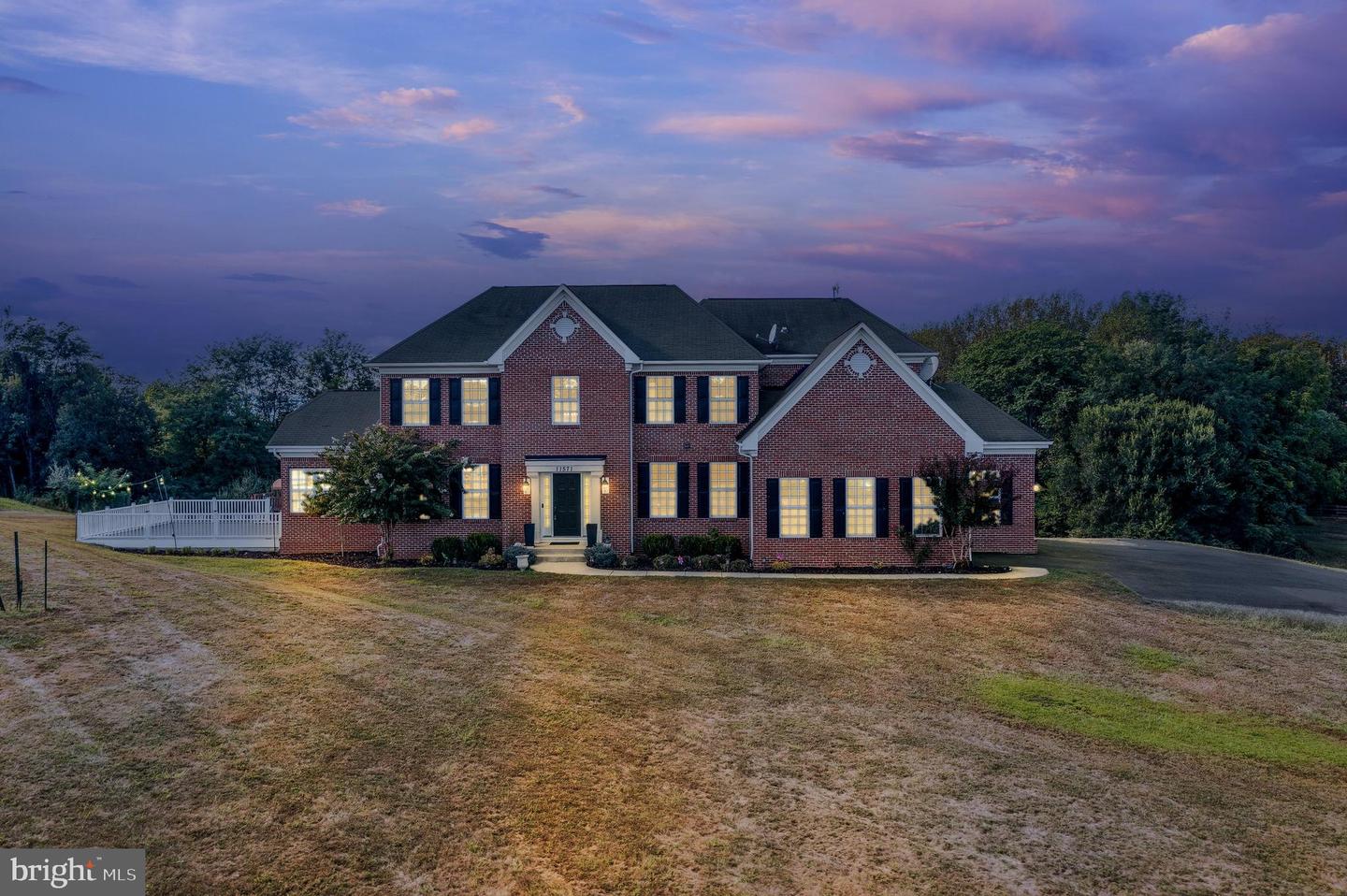 11571 MICA PL, LOVETTSVILLE, Virginia 20180, 4 Bedrooms Bedrooms, ,5 BathroomsBathrooms,Residential,For sale,11571 MICA PL,VALO2105232 MLS # VALO2105232