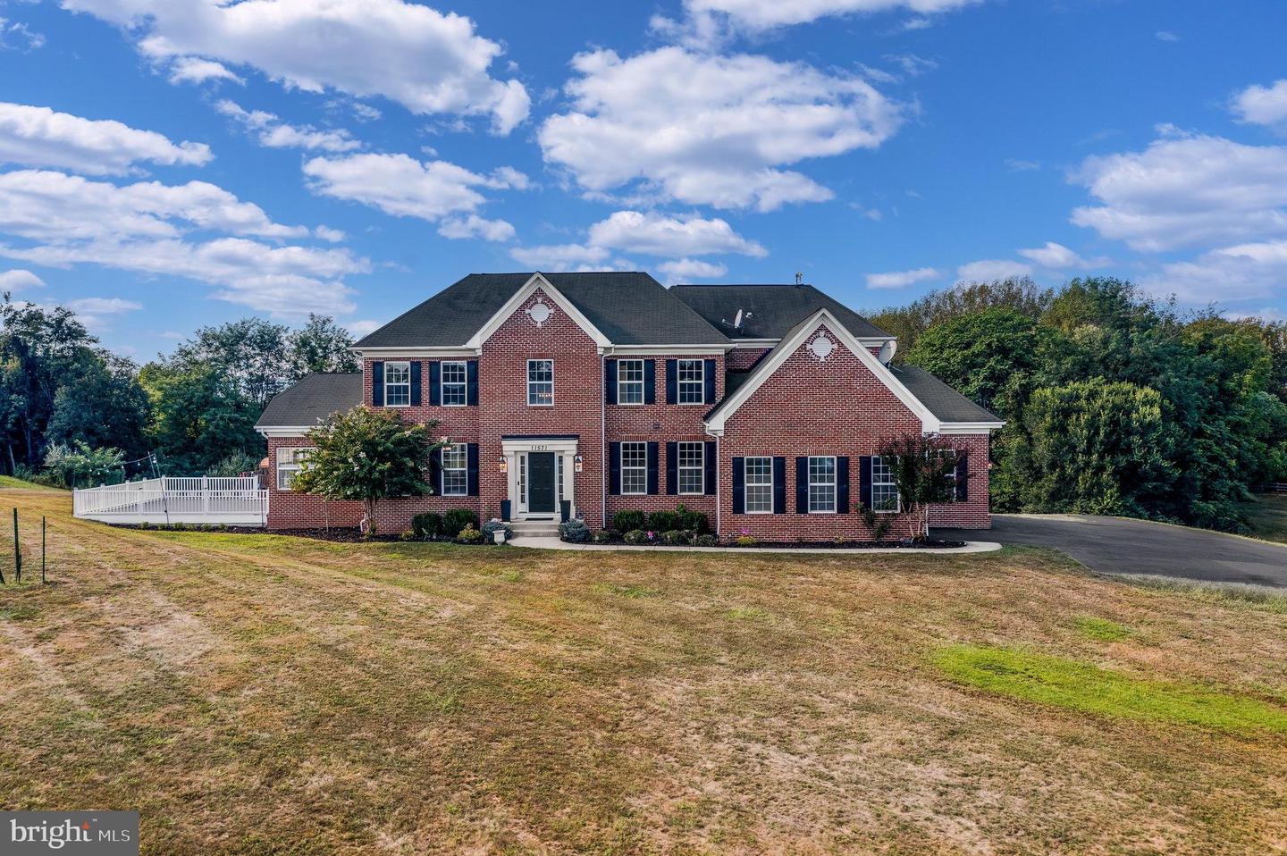 11571 MICA PL, LOVETTSVILLE, Virginia 20180, 4 Bedrooms Bedrooms, ,5 BathroomsBathrooms,Residential,For sale,11571 MICA PL,VALO2105232 MLS # VALO2105232
