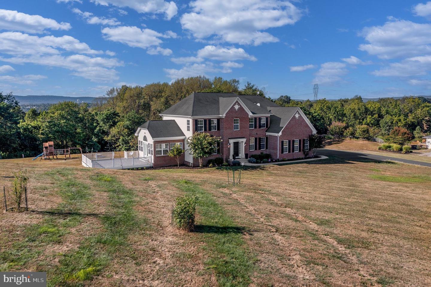 11571 MICA PL, LOVETTSVILLE, Virginia 20180, 4 Bedrooms Bedrooms, ,5 BathroomsBathrooms,Residential,For sale,11571 MICA PL,VALO2105232 MLS # VALO2105232