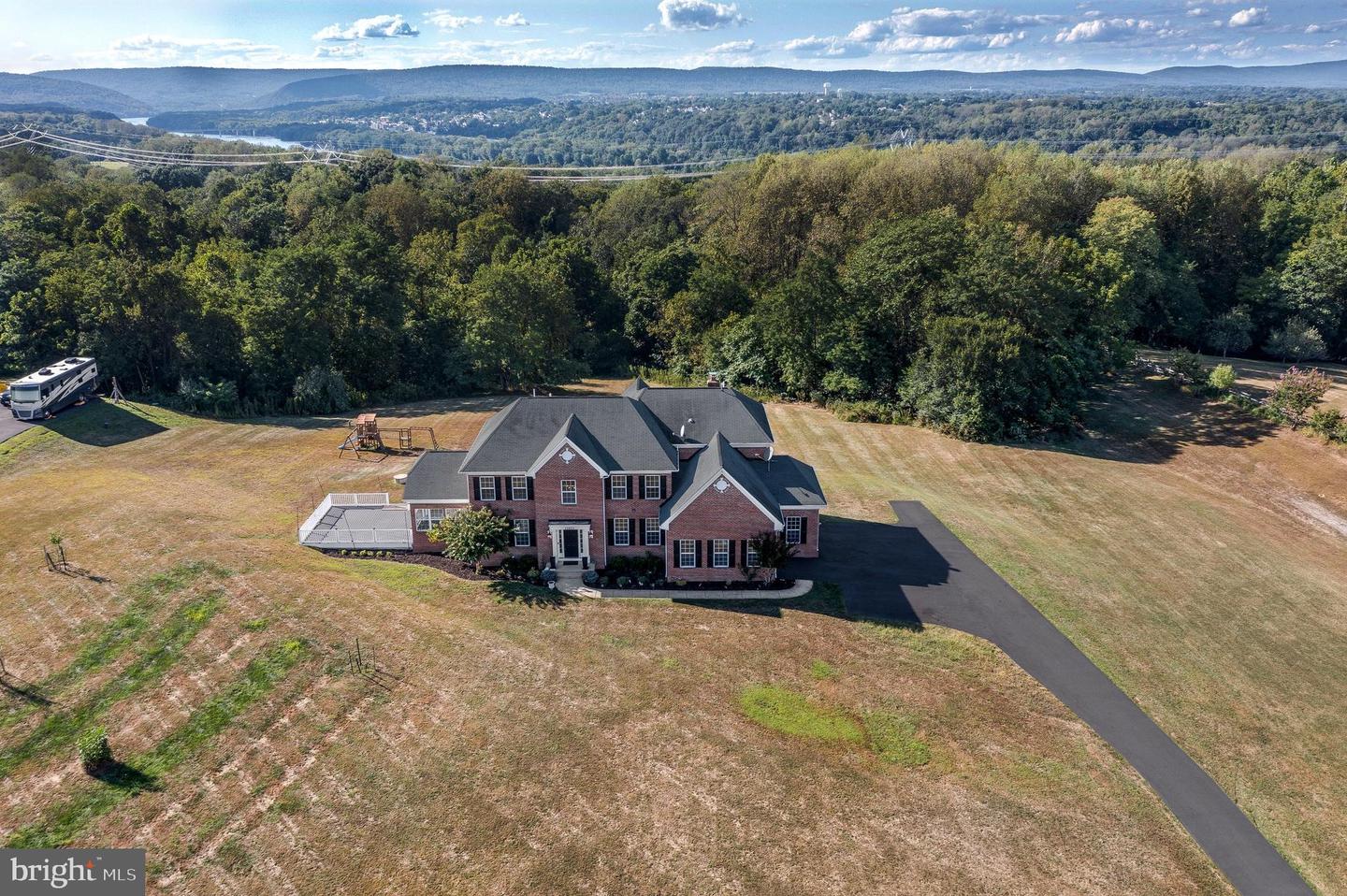 11571 MICA PL, LOVETTSVILLE, Virginia 20180, 4 Bedrooms Bedrooms, ,5 BathroomsBathrooms,Residential,For sale,11571 MICA PL,VALO2105232 MLS # VALO2105232