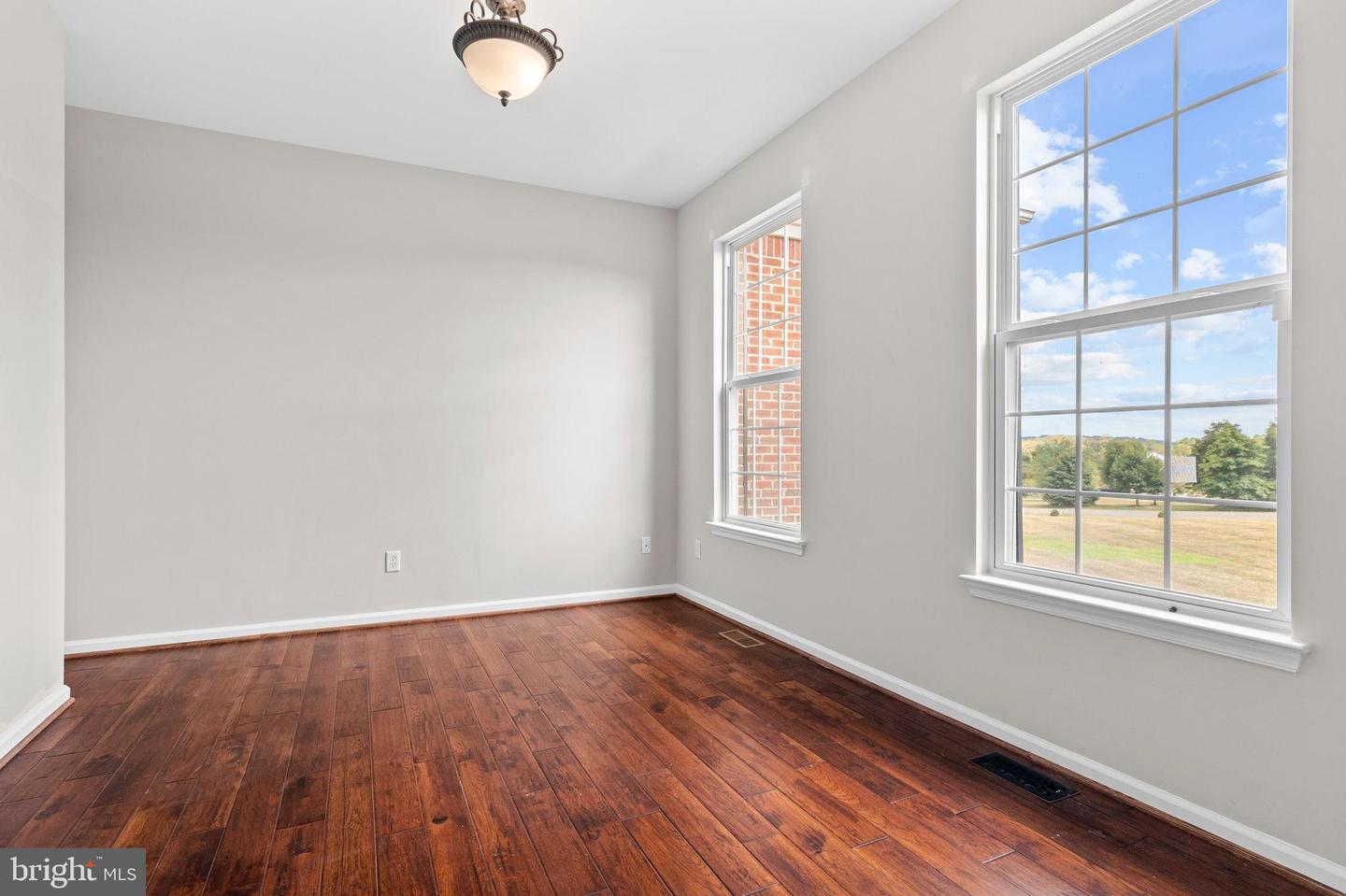 11571 MICA PL, LOVETTSVILLE, Virginia 20180, 4 Bedrooms Bedrooms, ,5 BathroomsBathrooms,Residential,For sale,11571 MICA PL,VALO2105232 MLS # VALO2105232