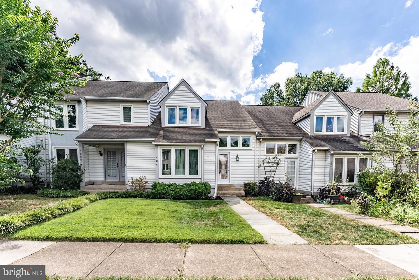 3861 ALDER WOODS CT, FAIRFAX, Virginia 22033, 2 Bedrooms Bedrooms, ,2 BathroomsBathrooms,Residential,For sale,3861 ALDER WOODS CT,VAFX2263156 MLS # VAFX2263156