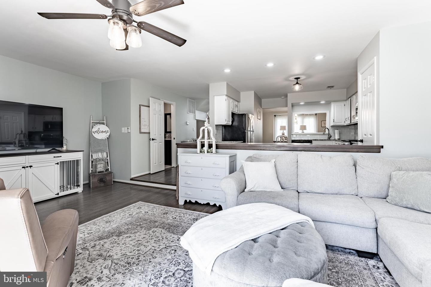3861 ALDER WOODS CT, FAIRFAX, Virginia 22033, 2 Bedrooms Bedrooms, ,2 BathroomsBathrooms,Residential,For sale,3861 ALDER WOODS CT,VAFX2263156 MLS # VAFX2263156