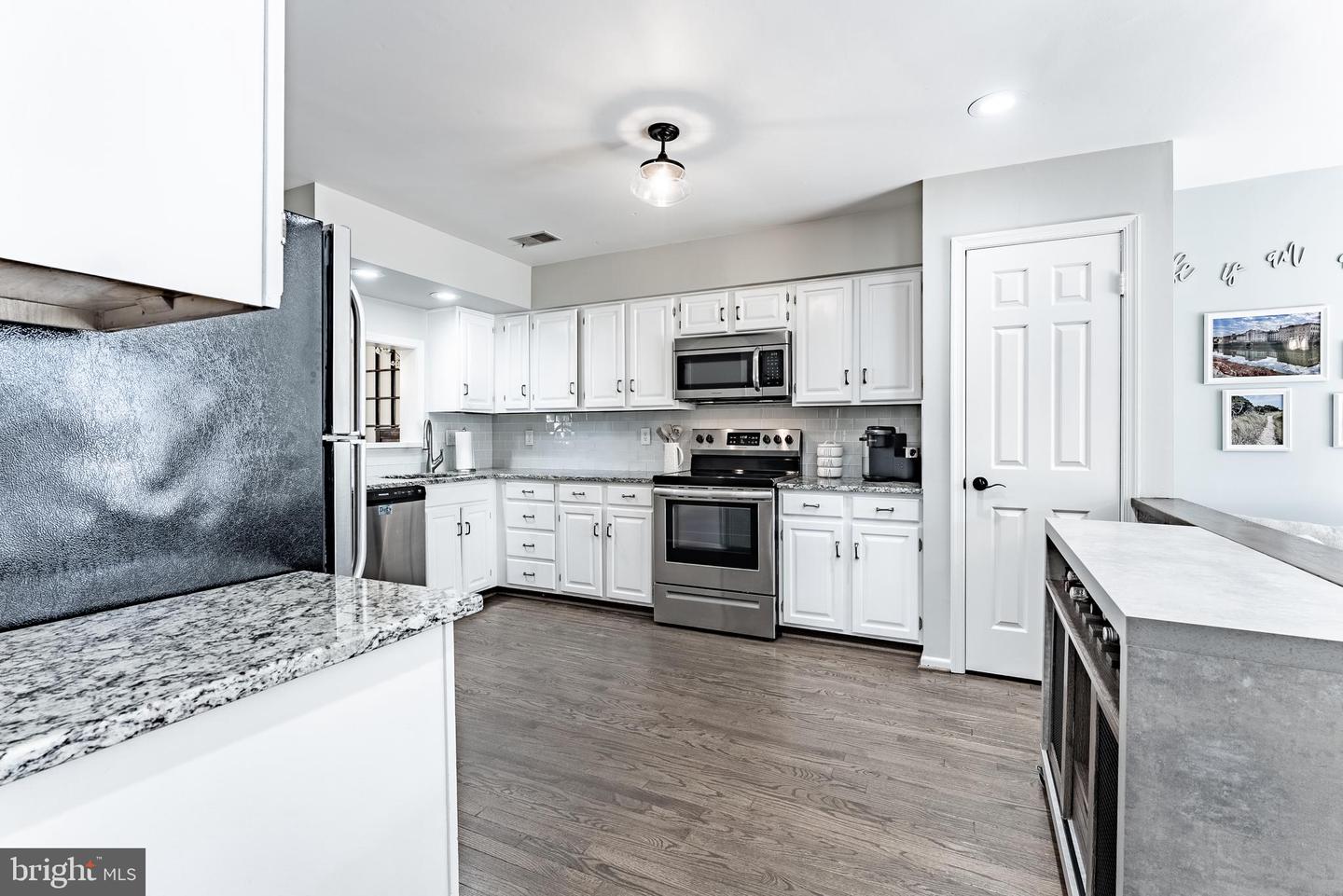 3861 ALDER WOODS CT, FAIRFAX, Virginia 22033, 2 Bedrooms Bedrooms, ,2 BathroomsBathrooms,Residential,For sale,3861 ALDER WOODS CT,VAFX2263156 MLS # VAFX2263156