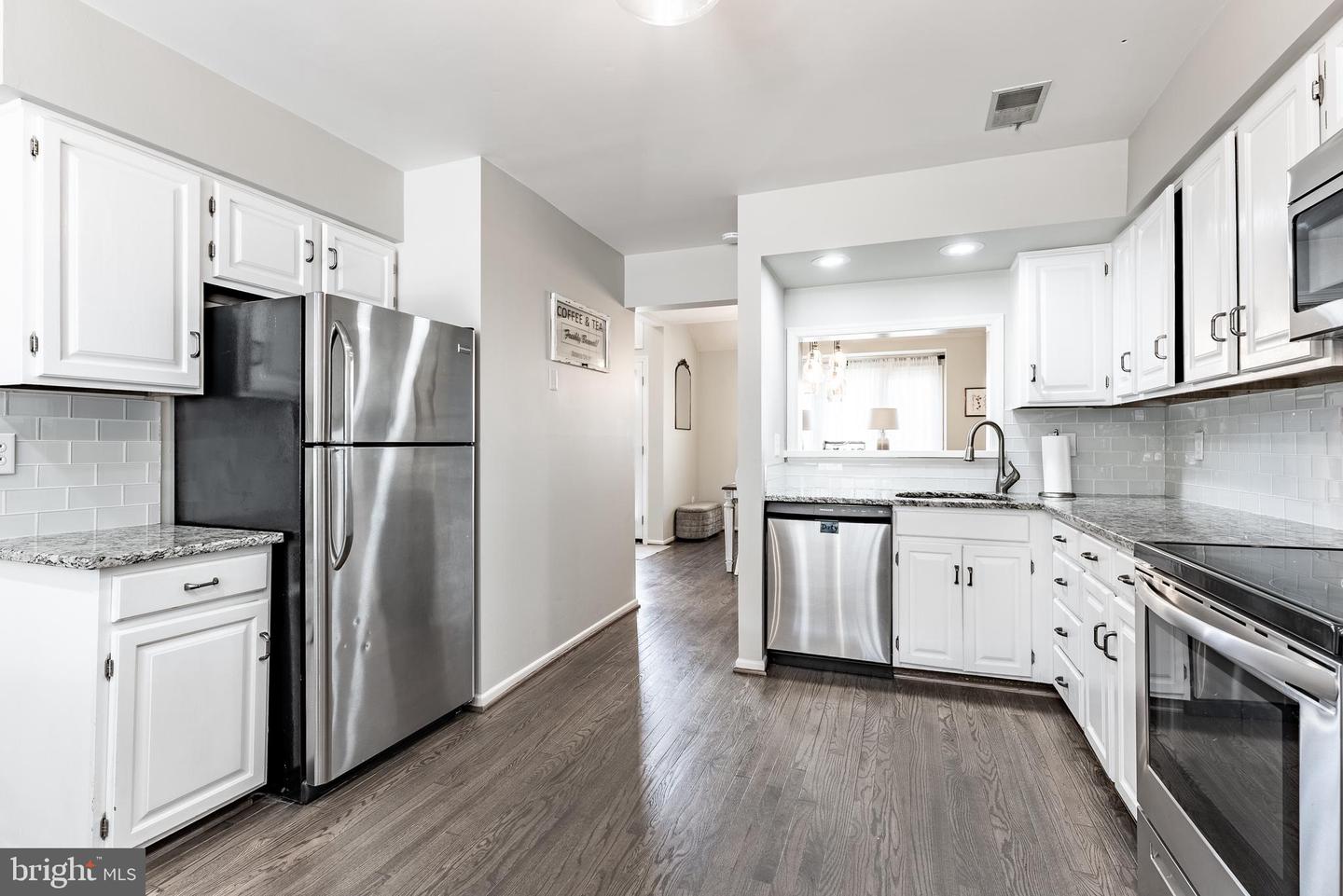 3861 ALDER WOODS CT, FAIRFAX, Virginia 22033, 2 Bedrooms Bedrooms, ,2 BathroomsBathrooms,Residential,For sale,3861 ALDER WOODS CT,VAFX2263156 MLS # VAFX2263156