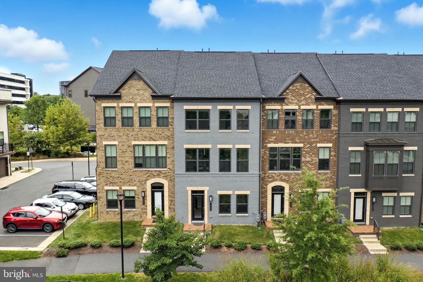 13222 LAKE WATERVIEW WAY, HERNDON, Virginia 20171, 3 Bedrooms Bedrooms, ,3 BathroomsBathrooms,Residential,For sale,13222 LAKE WATERVIEW WAY,VAFX2263214 MLS # VAFX2263214