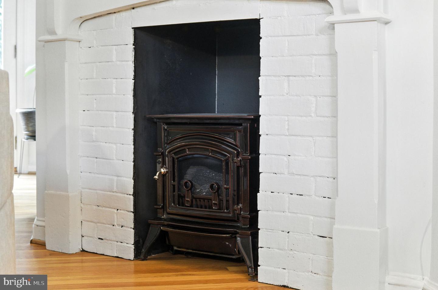 333 MOUNT VERNON AVE, ALEXANDRIA, Virginia 22301, 2 Bedrooms Bedrooms, ,1 BathroomBathrooms,Residential,For sale,333 MOUNT VERNON AVE,VAAX2048990 MLS # VAAX2048990