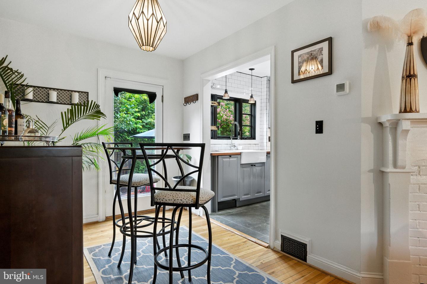 333 MOUNT VERNON AVE, ALEXANDRIA, Virginia 22301, 2 Bedrooms Bedrooms, ,1 BathroomBathrooms,Residential,For sale,333 MOUNT VERNON AVE,VAAX2048990 MLS # VAAX2048990