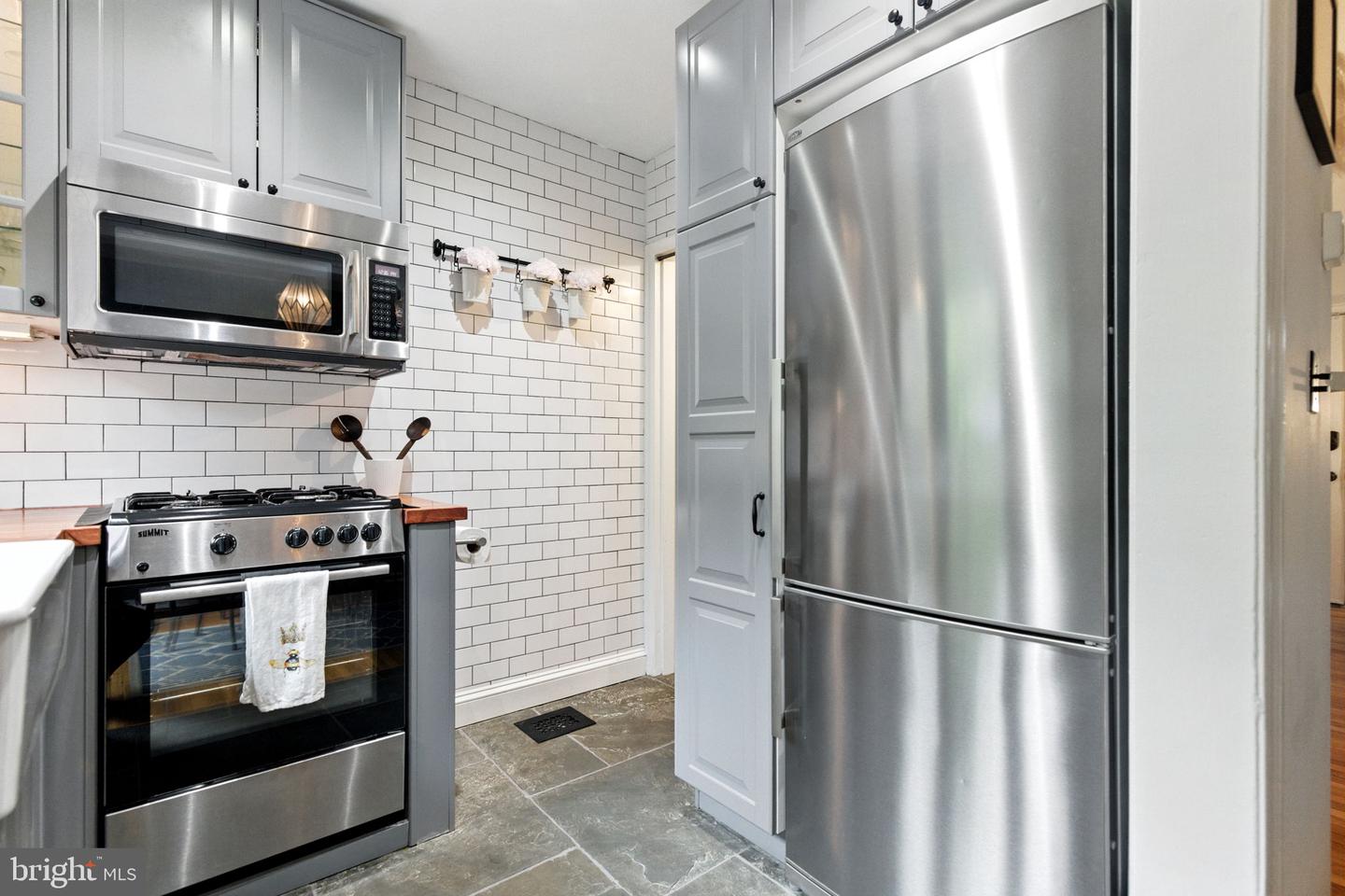 333 MOUNT VERNON AVE, ALEXANDRIA, Virginia 22301, 2 Bedrooms Bedrooms, ,1 BathroomBathrooms,Residential,For sale,333 MOUNT VERNON AVE,VAAX2048990 MLS # VAAX2048990