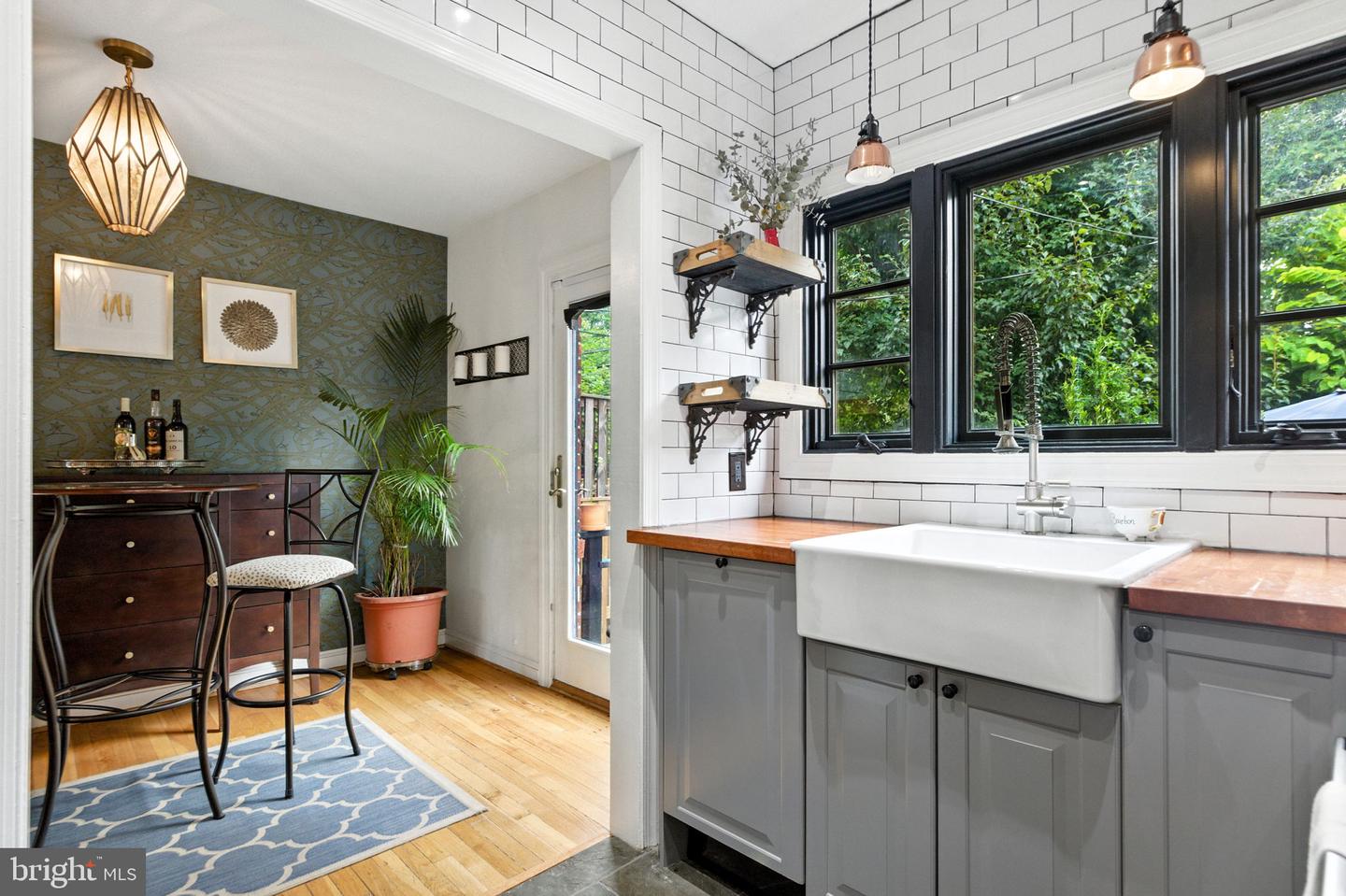 333 MOUNT VERNON AVE, ALEXANDRIA, Virginia 22301, 2 Bedrooms Bedrooms, ,1 BathroomBathrooms,Residential,For sale,333 MOUNT VERNON AVE,VAAX2048990 MLS # VAAX2048990