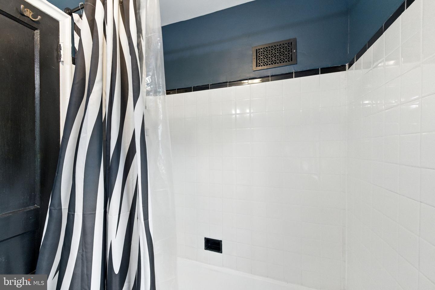 333 MOUNT VERNON AVE, ALEXANDRIA, Virginia 22301, 2 Bedrooms Bedrooms, ,1 BathroomBathrooms,Residential,For sale,333 MOUNT VERNON AVE,VAAX2048990 MLS # VAAX2048990