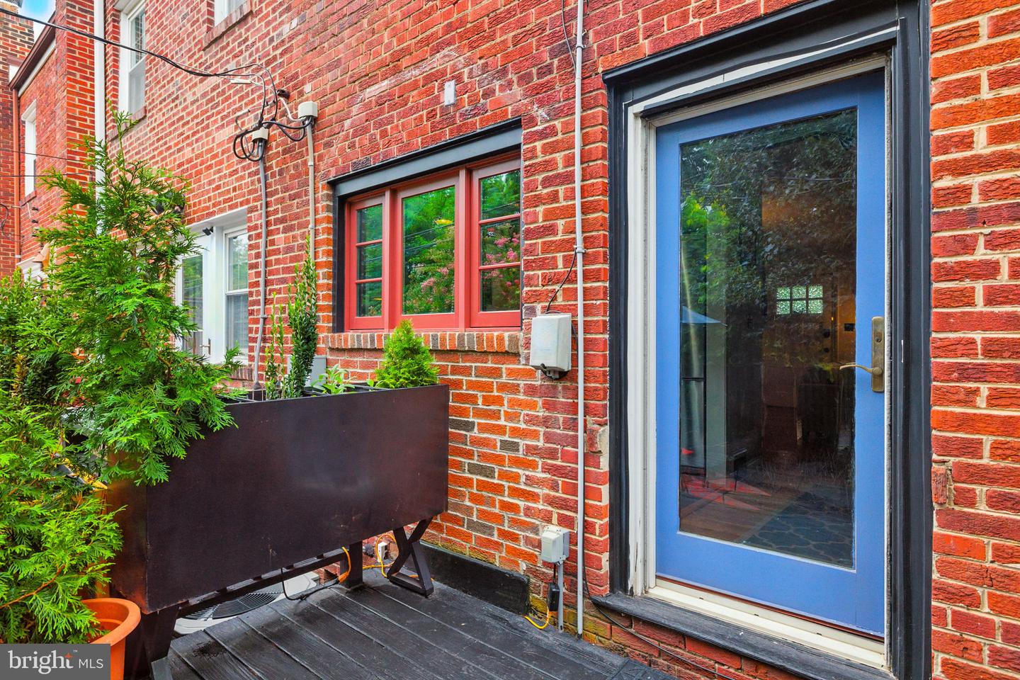 333 MOUNT VERNON AVE, ALEXANDRIA, Virginia 22301, 2 Bedrooms Bedrooms, ,1 BathroomBathrooms,Residential,For sale,333 MOUNT VERNON AVE,VAAX2048990 MLS # VAAX2048990