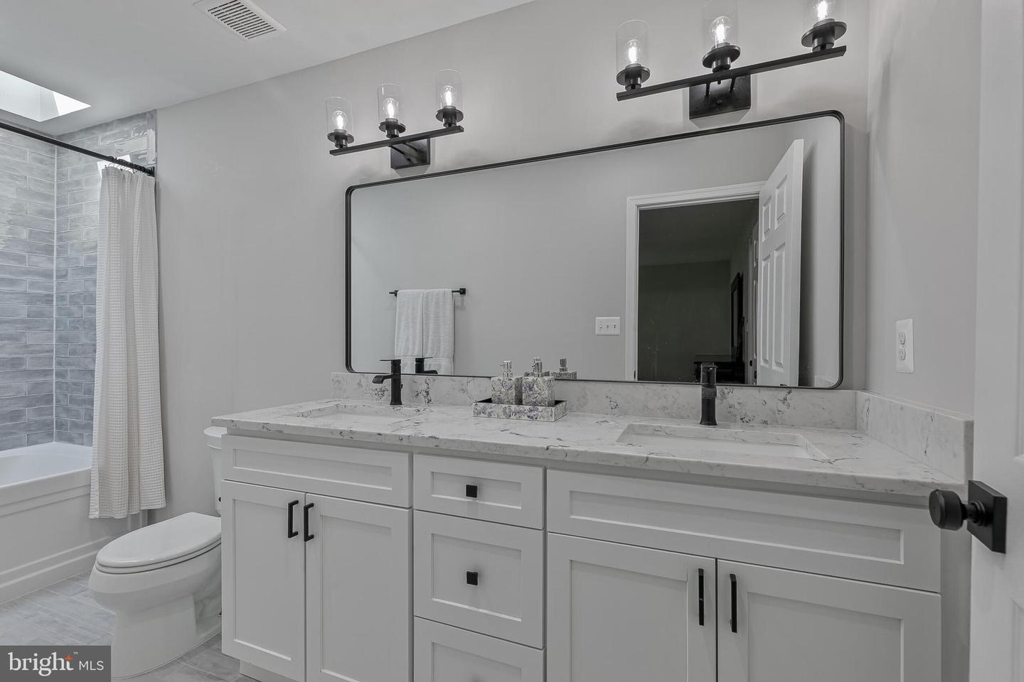 2619 JOHN MILTON DR, HERNDON, Virginia 20171, 4 Bedrooms Bedrooms, ,3 BathroomsBathrooms,Residential,For sale,2619 JOHN MILTON DR,VAFX2263256 MLS # VAFX2263256