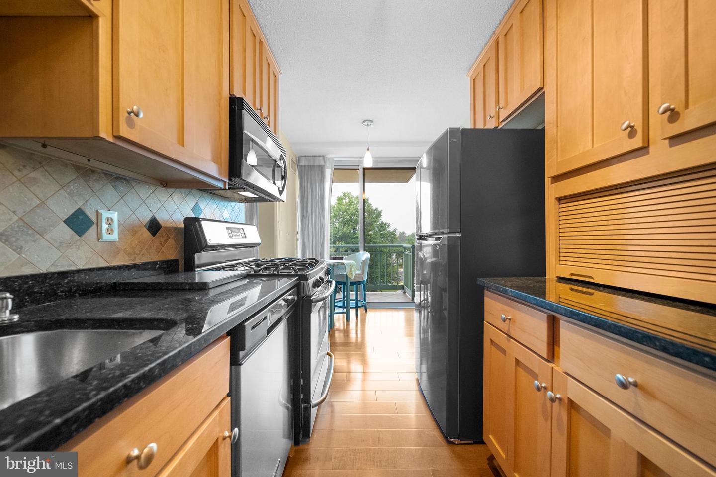 501 SLATERS LN #402, ALEXANDRIA, Virginia 22314, 1 Bedroom Bedrooms, ,1 BathroomBathrooms,Residential,For sale,501 SLATERS LN #402,VAAX2048992 MLS # VAAX2048992