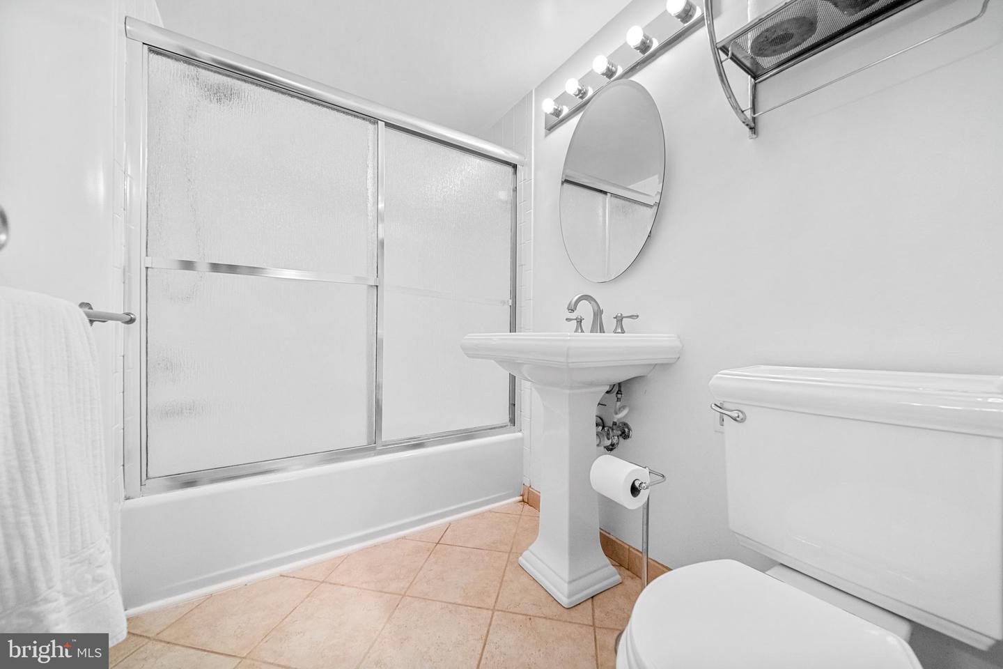 501 SLATERS LN #402, ALEXANDRIA, Virginia 22314, 1 Bedroom Bedrooms, ,1 BathroomBathrooms,Residential,For sale,501 SLATERS LN #402,VAAX2048992 MLS # VAAX2048992
