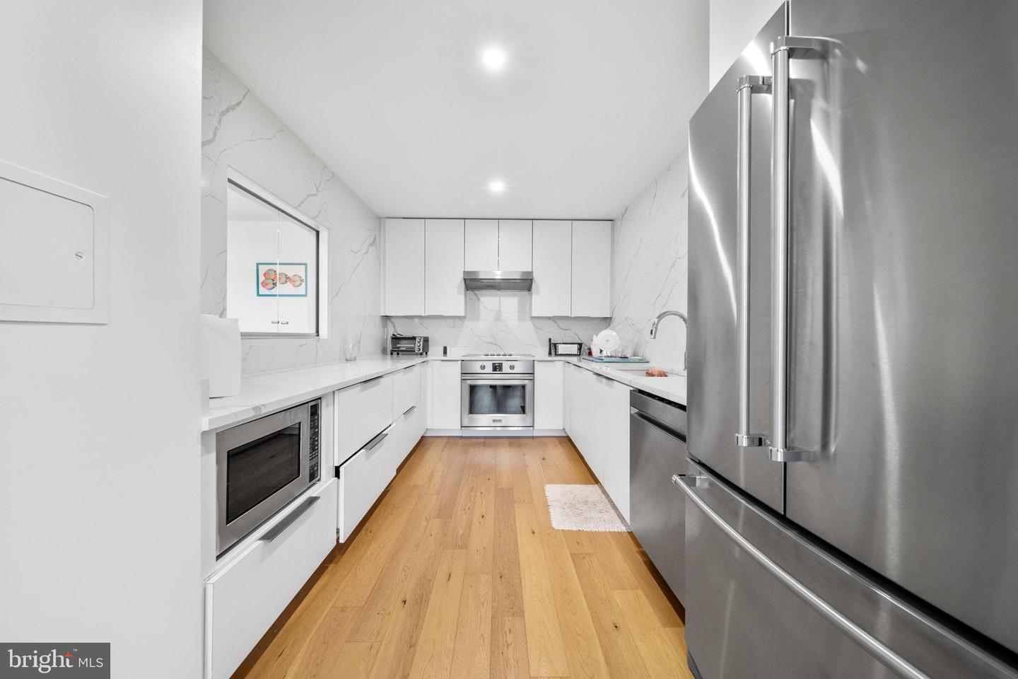 501 SLATERS LN #402, ALEXANDRIA, Virginia 22314, 1 Bedroom Bedrooms, ,1 BathroomBathrooms,Residential,For sale,501 SLATERS LN #402,VAAX2048992 MLS # VAAX2048992