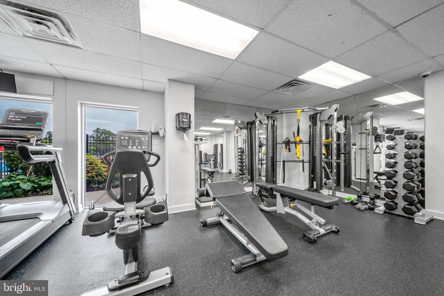 501 SLATERS LN #402, ALEXANDRIA, Virginia 22314, 1 Bedroom Bedrooms, ,1 BathroomBathrooms,Residential,For sale,501 SLATERS LN #402,VAAX2048992 MLS # VAAX2048992