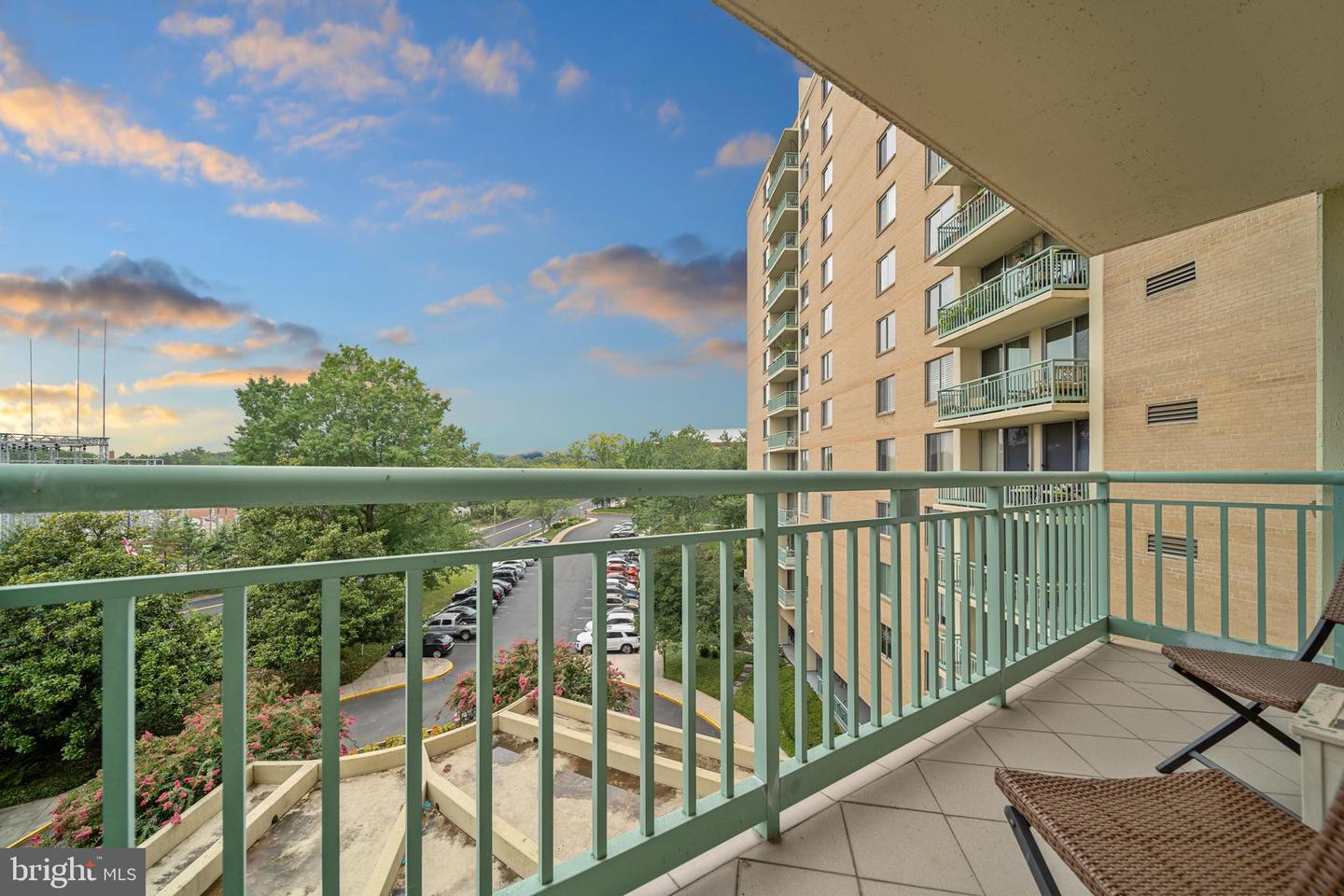 501 SLATERS LN #402, ALEXANDRIA, Virginia 22314, 1 Bedroom Bedrooms, ,1 BathroomBathrooms,Residential,For sale,501 SLATERS LN #402,VAAX2048992 MLS # VAAX2048992