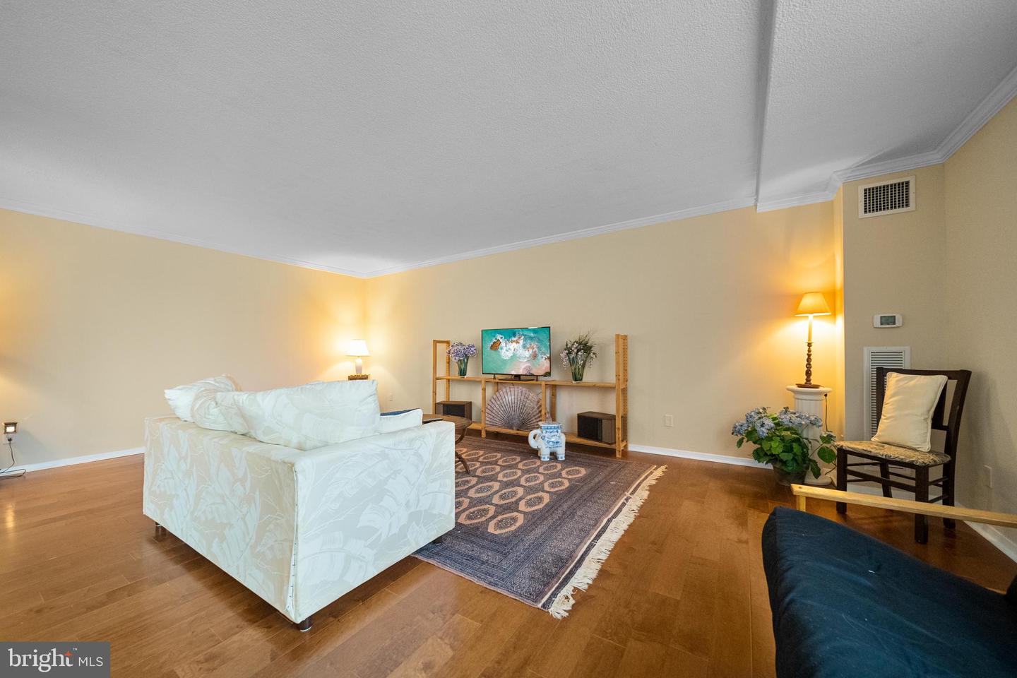 501 SLATERS LN #402, ALEXANDRIA, Virginia 22314, 1 Bedroom Bedrooms, ,1 BathroomBathrooms,Residential,For sale,501 SLATERS LN #402,VAAX2048992 MLS # VAAX2048992
