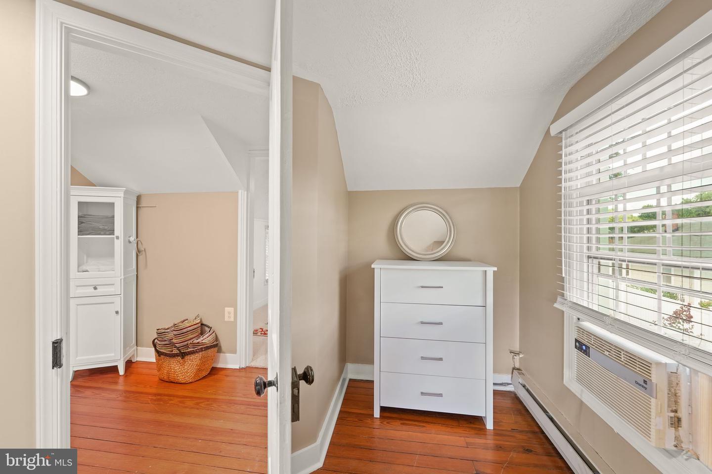 239 OLD WATERFORD RD NW, LEESBURG, Virginia 20176, 3 Bedrooms Bedrooms, ,2 BathroomsBathrooms,Residential,For sale,239 OLD WATERFORD RD NW,VALO2105376 MLS # VALO2105376