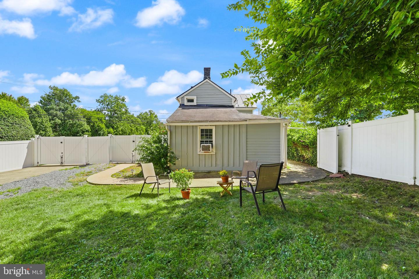239 OLD WATERFORD RD NW, LEESBURG, Virginia 20176, 3 Bedrooms Bedrooms, ,2 BathroomsBathrooms,Residential,For sale,239 OLD WATERFORD RD NW,VALO2105376 MLS # VALO2105376