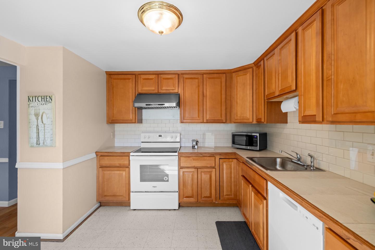 3123 PEBBLE HILL LN, FAIRFAX, Virginia 22031, 3 Bedrooms Bedrooms, ,2 BathroomsBathrooms,Residential,For sale,3123 PEBBLE HILL LN,VAFX2263418 MLS # VAFX2263418