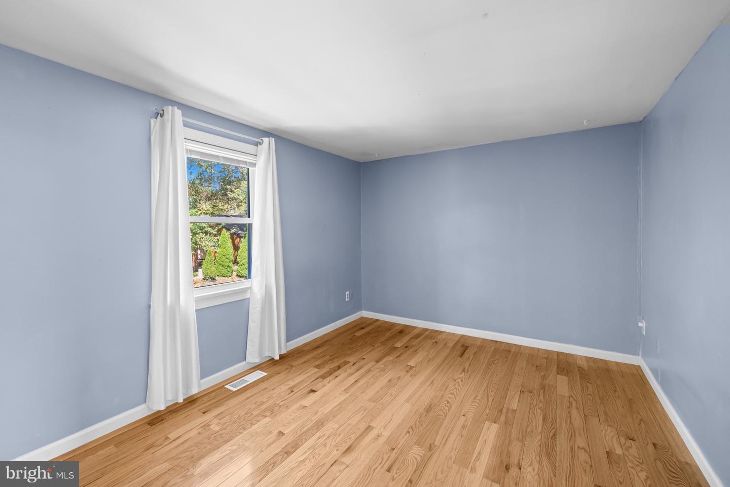 3123 PEBBLE HILL LN, FAIRFAX, Virginia 22031, 3 Bedrooms Bedrooms, ,2 BathroomsBathrooms,Residential,For sale,3123 PEBBLE HILL LN,VAFX2263418 MLS # VAFX2263418
